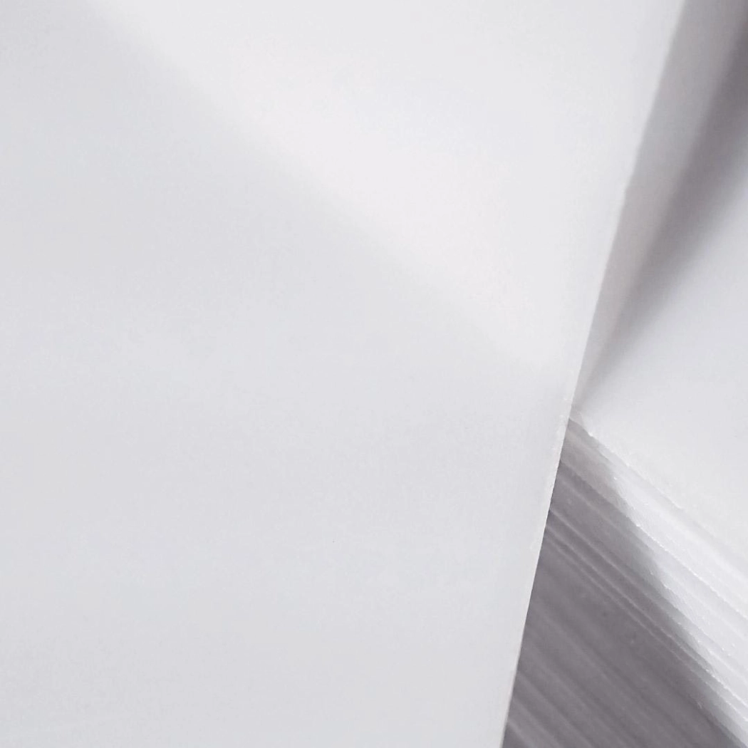 GŁADKA MLECZNA 250X500/4MM